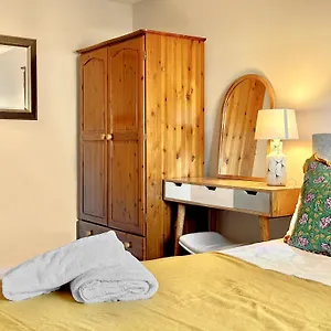 Fewster With Free Parking Apartment York